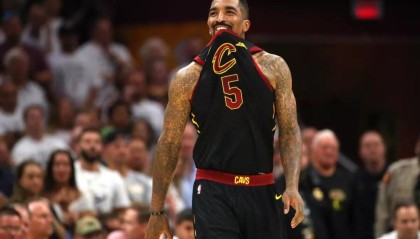  瓦兰丘纳斯30+15鹈鹕胜奇才  