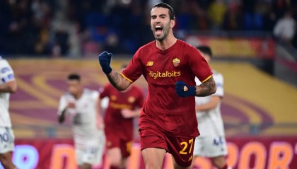  卡利亚里老将宝刀未老，三十米外世界波技惊四座  