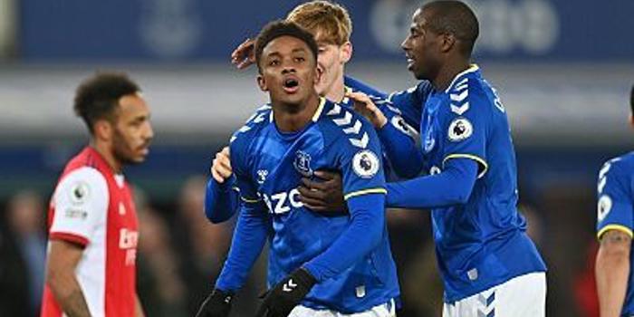  阿森纳险胜埃弗顿，厄德高世界波定乾坤  