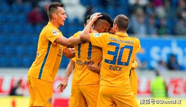  波鸿锋线组合发威，德甲升班马展现惊人战斗力